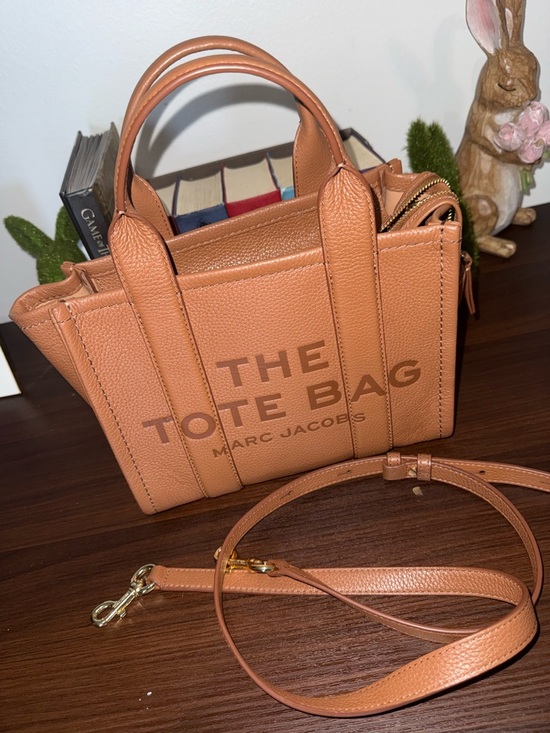 Marc Jacobs Handbags - Marc Jacobs Brown The Tote Bag -Small